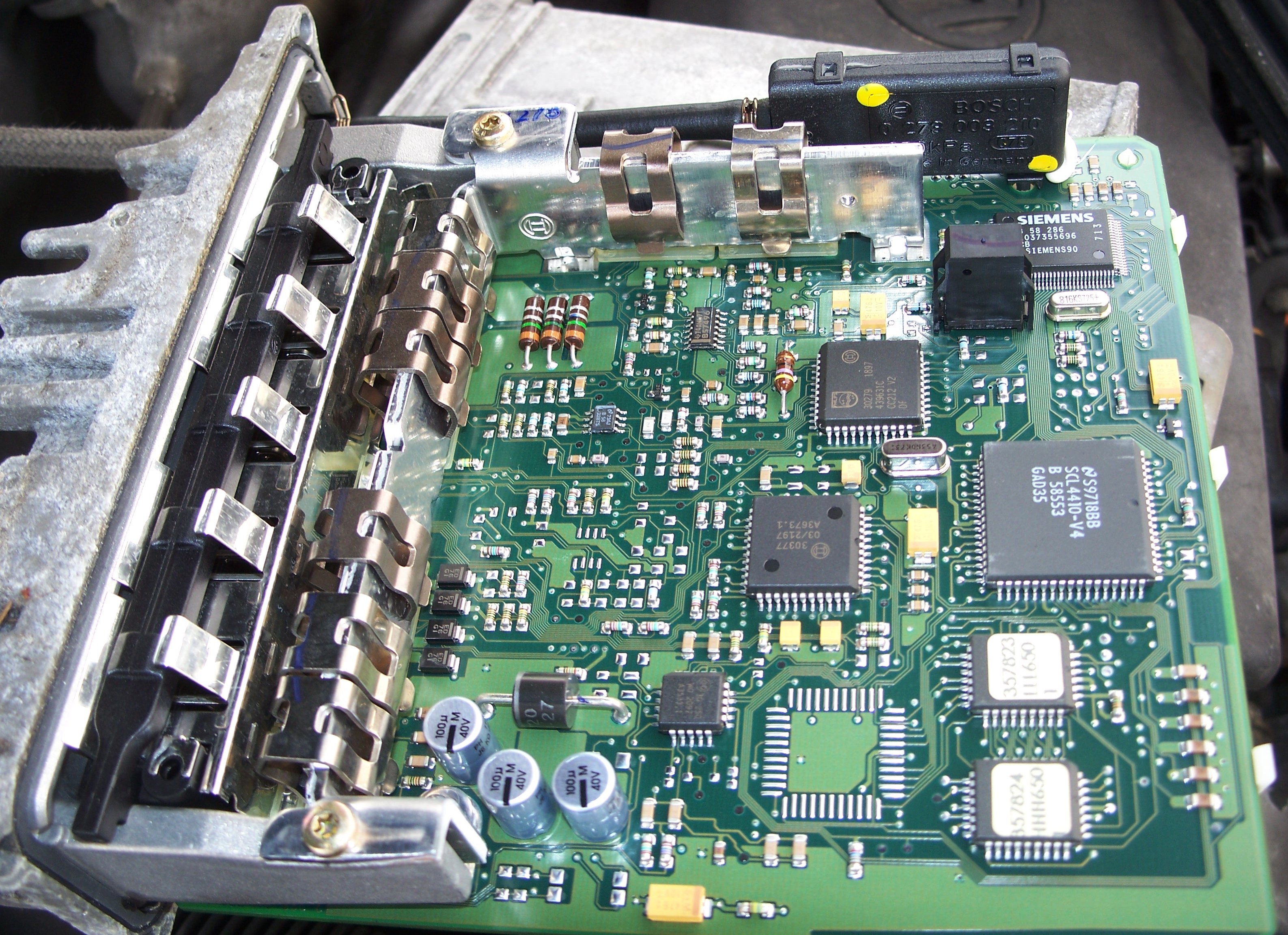 Calculateur ECU IMMO en intervention électronique